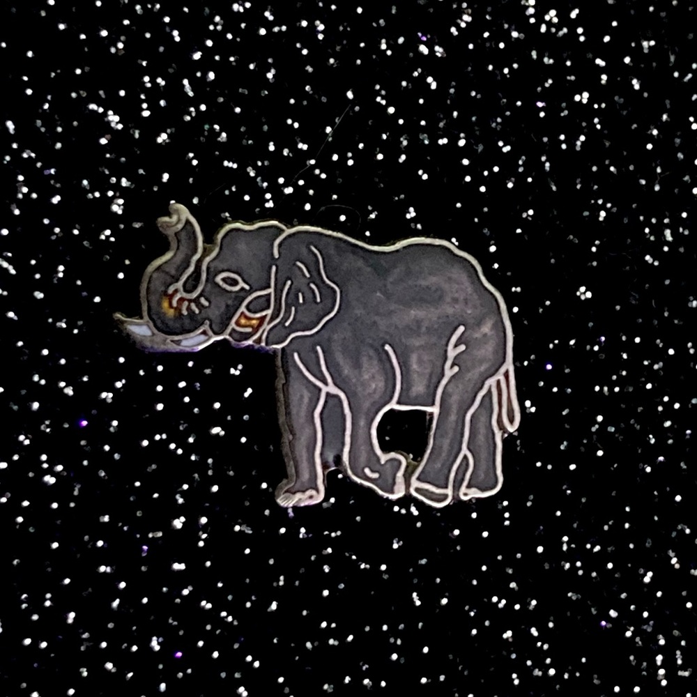 Rare Vintage Enamel Elephant Lapel Pin - Picture 4 of 5